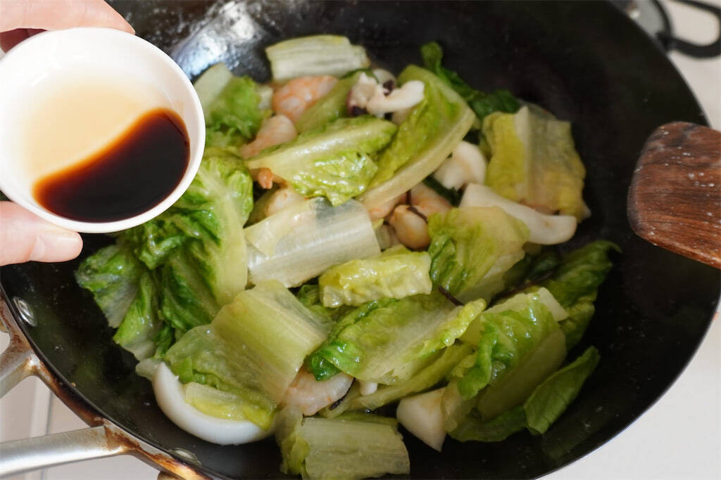 【サラダの定番を炒める】「ロメインレタス」を“和風炒め”にしたら…シャキ旨でアリ寄りのアリ！【農家直伝】