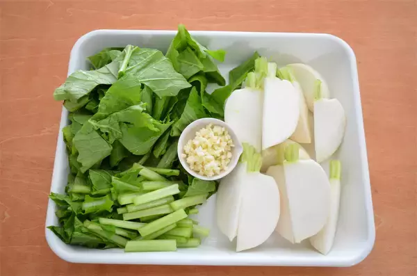 「【旬のかぶでガッツリ系】にんにくマシマシ「かぶのガーリックソテー」作ってみた！オイスターがいい仕事♡」の画像