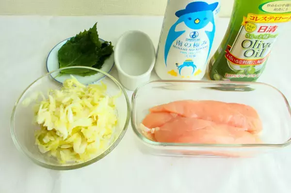 「【発酵キャベツ活用術】レンチンささみと和えるだけで「腸活ヘルシー副菜」爆誕♪青じそがいい仕事してる♡」の画像