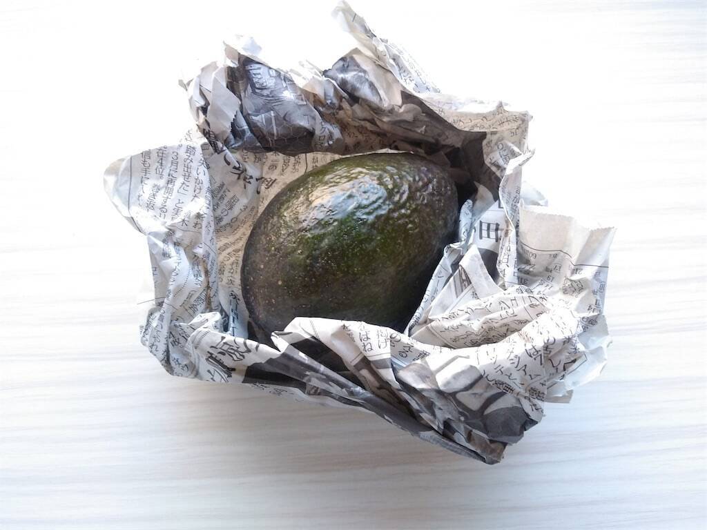 【新常識】アボカドは「緑色」を選ぶのが正解!?買った後の保存は…え、そんな方法で？【農家直伝】