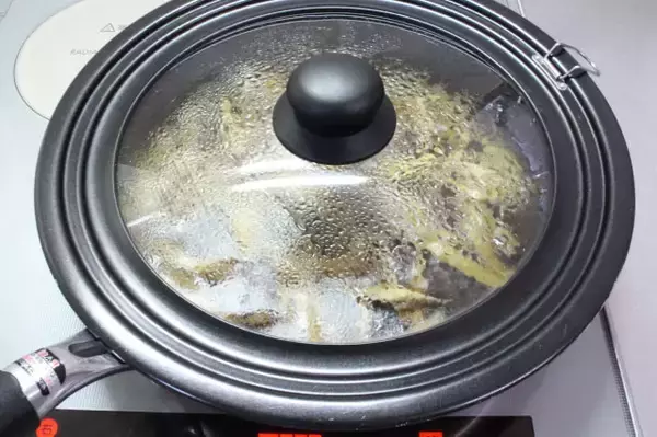 「【フライパンで出来る鍋!?】どじょうは入れずに「ごぼうと牛こまの柳川風」作ってみた！卵とろとろ甘辛味♪」の画像