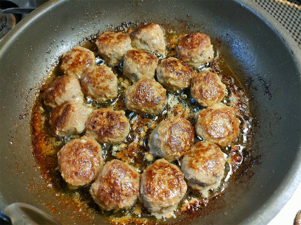 【リュウジレシピ】「至高のミートボール」作ってみた！酸味を抑えたトマトソースで赤ワインが進む進む♪