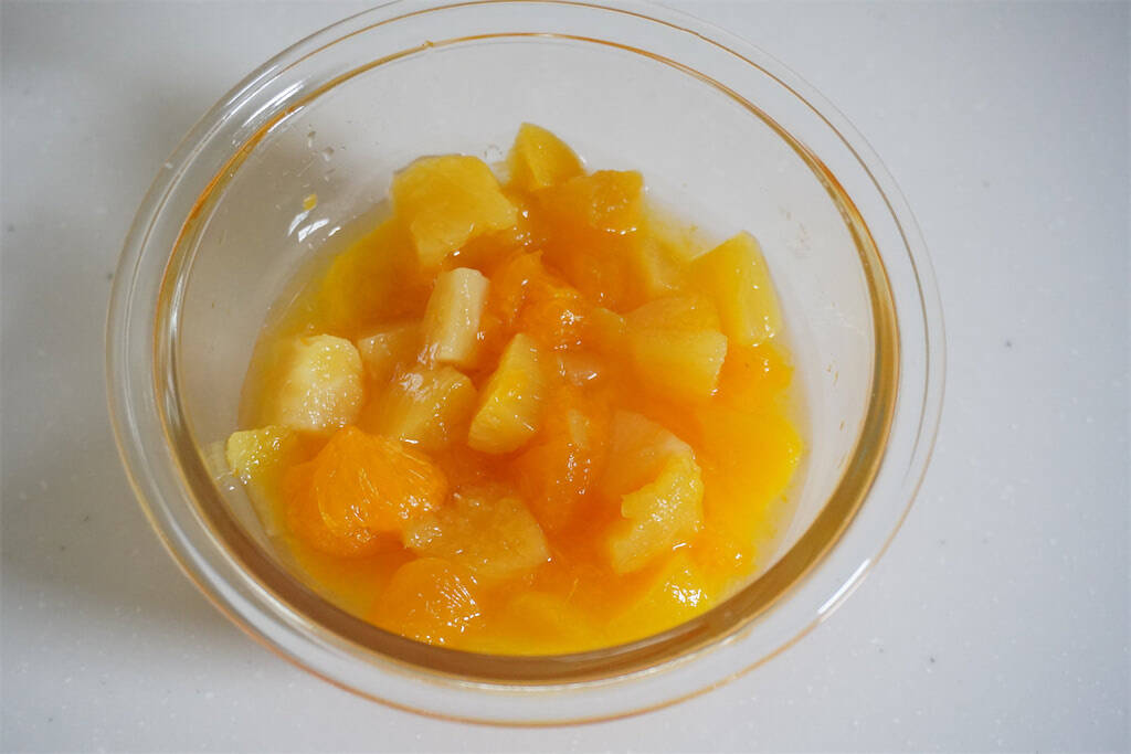 【懐かしの給食デザート再現】生クリームで濃厚仕立てに♡「フルーツ入りヨーグルト」作ってみた！【農家直伝】