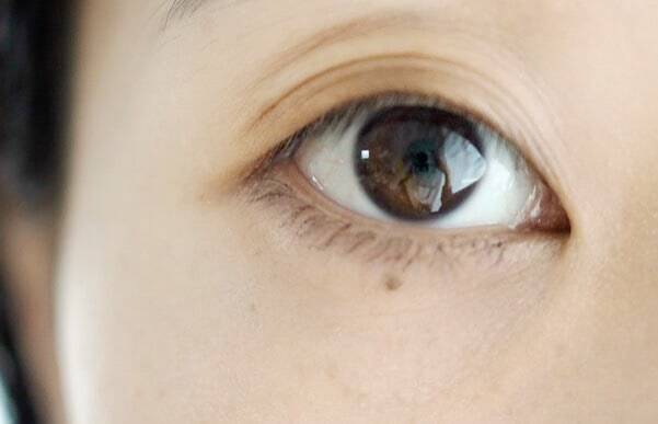 バズってた“4つ股リキッドライナー”が【ダイソーコスメ】から220円で出た！「まるで本物のまつ毛」だわ！