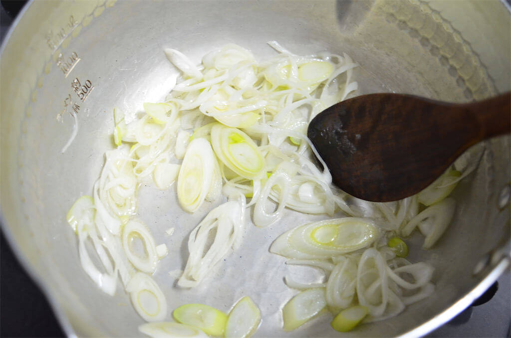 【味噌味のポタージュ!?】ホクホク長芋で「和風ポタージュ」作ってみた！生姜加入で冷える季節の救世主に♡