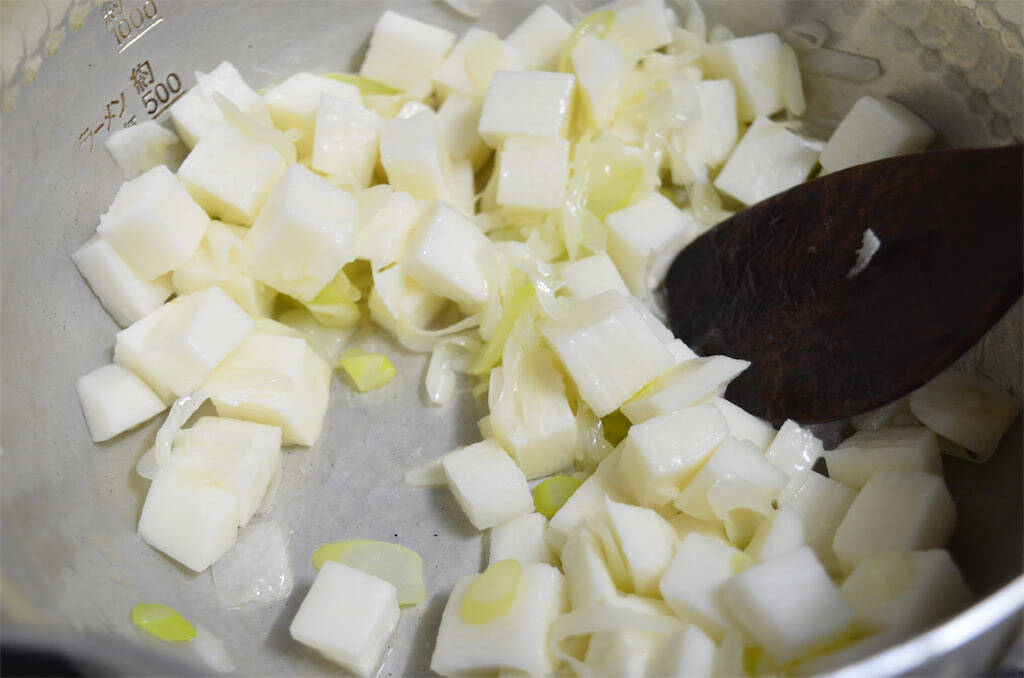 【味噌味のポタージュ!?】ホクホク長芋で「和風ポタージュ」作ってみた！生姜加入で冷える季節の救世主に♡