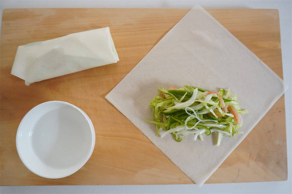 【マツコ番組でも話題】札幌・春巻きの名店に「ピーマンとカニカマの春巻き」教わった！具は炒め不要♪