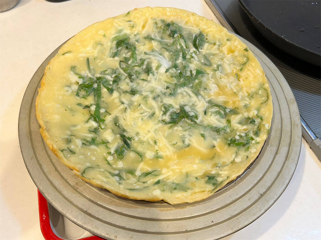 【この薬味、韓国料理との相性最高！】青じそ山盛りで「チーズチヂミ」作ってみた！香り＆コクがヤミツキ♡