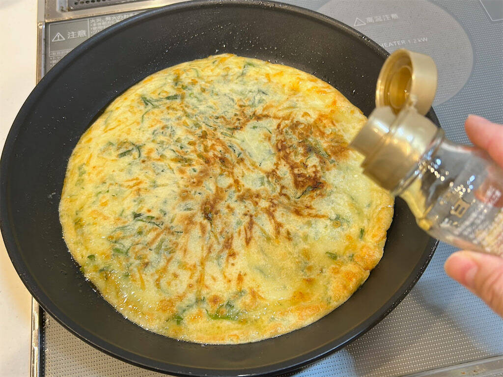 【この薬味、韓国料理との相性最高！】青じそ山盛りで「チーズチヂミ」作ってみた！香り＆コクがヤミツキ♡