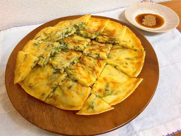 「【この薬味、韓国料理との相性最高！】青じそ山盛りで「チーズチヂミ」作ってみた！香り＆コクがヤミツキ♡」の画像