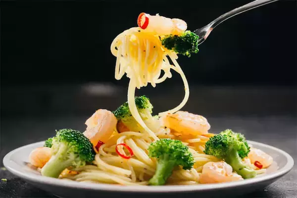 【農家がビビッときたパスタ】ごろごろブロッコリーが主役の「ペペロンチーノ」を紹介♪新鮮ならもう最強♡