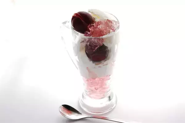 【作りおきでゴージャスパフェ】市販アイスを旬の味覚でサンドしまくれ♡「ぶどうのミニパフェ」作ってみた！