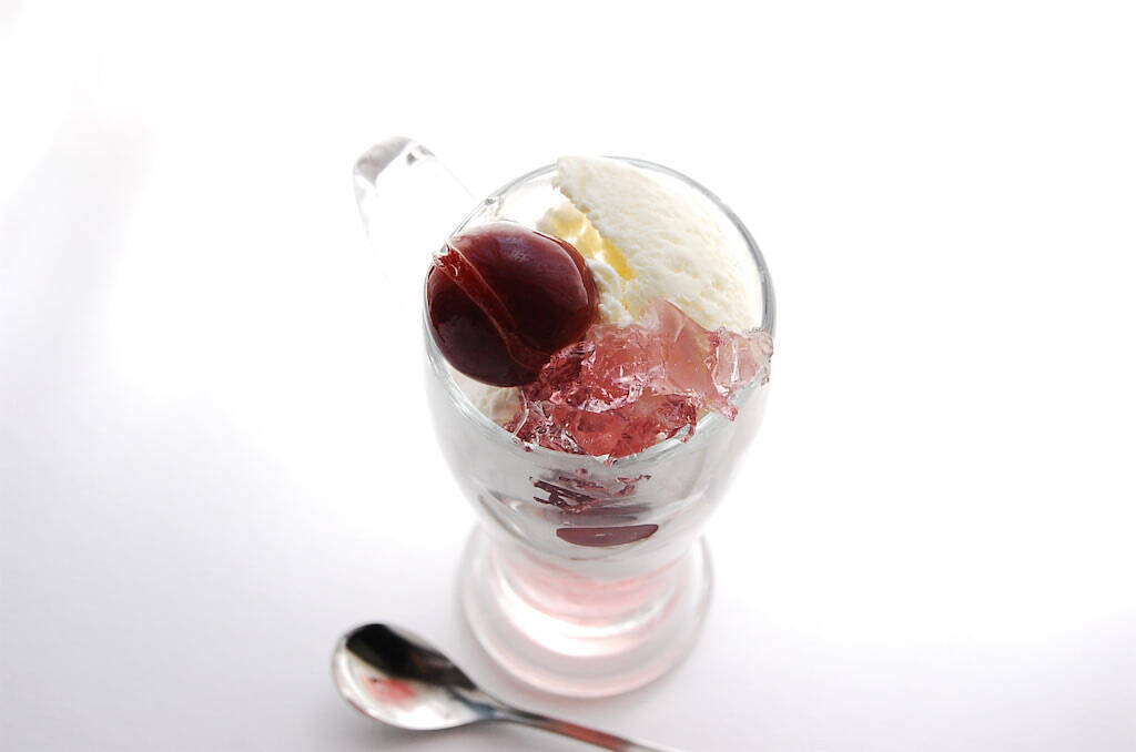 【作りおきでゴージャスパフェ】市販アイスを旬の味覚でサンドしまくれ♡「ぶどうのミニパフェ」作ってみた！