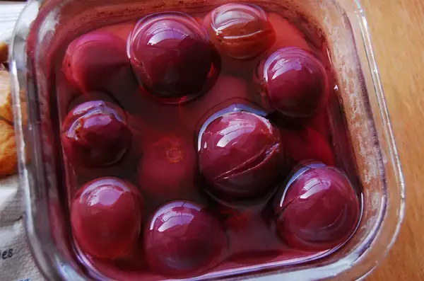 「【作りおきでゴージャスパフェ】市販アイスを旬の味覚でサンドしまくれ♡「ぶどうのミニパフェ」作ってみた！」の画像