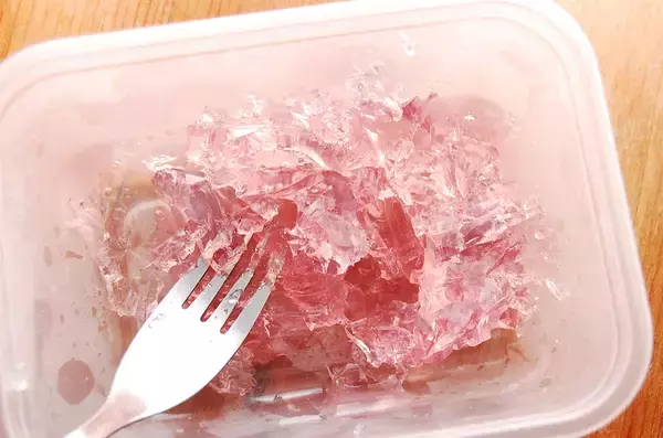 「【作りおきでゴージャスパフェ】市販アイスを旬の味覚でサンドしまくれ♡「ぶどうのミニパフェ」作ってみた！」の画像