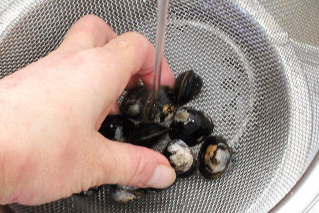 【二日酔いの救世主】定番の「しじみ汁」をなんと「お酢」でパワーアップさせてみた！赤みその旨み沁みるね～