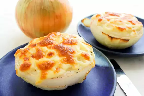 「【志麻さんレシピ】「玉ねぎのオーブン焼き」に挑戦♪おいしさの秘訣は時間！じっくり焼けば甘い甘～い♡」の画像