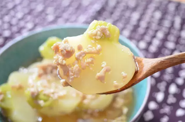 「【お鍋1つで完成】ツヤッツヤ餡がスルスル喉へ♡「かぶのひき肉あんかけ」作ってみた！かぶも飲めるぞ♪」の画像