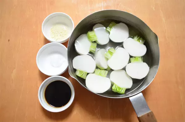 「【お鍋1つで完成】ツヤッツヤ餡がスルスル喉へ♡「かぶのひき肉あんかけ」作ってみた！かぶも飲めるぞ♪」の画像