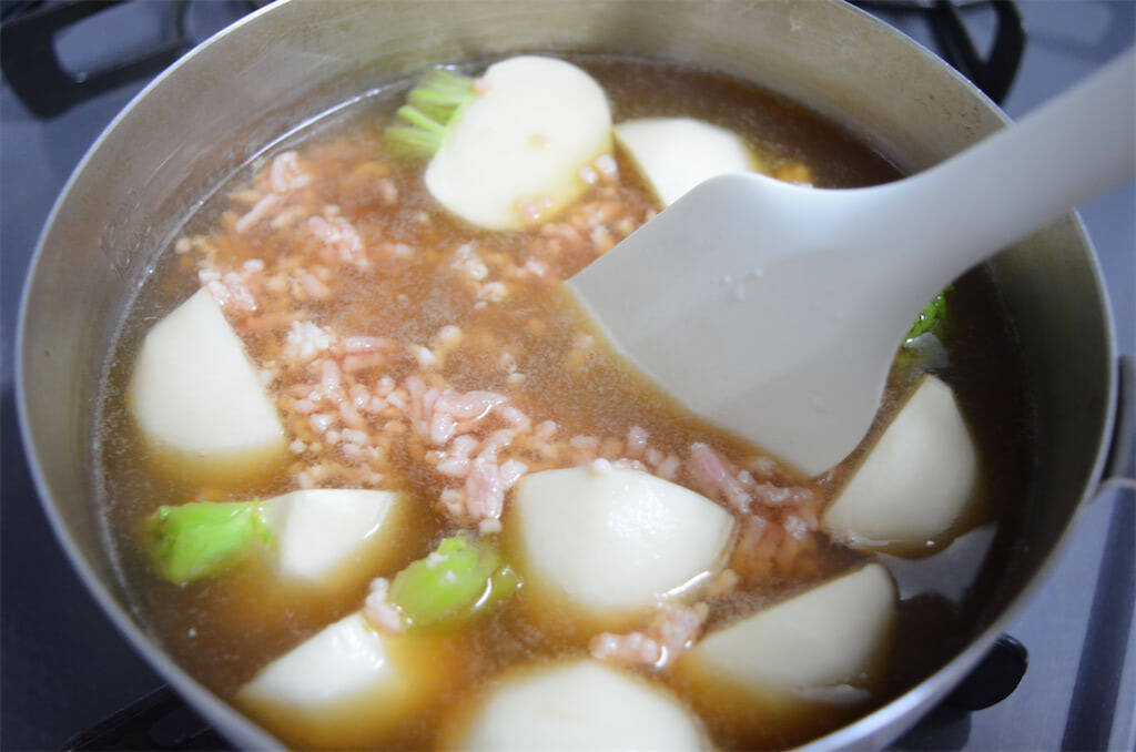 【お鍋1つで完成】ツヤッツヤ餡がスルスル喉へ♡「かぶのひき肉あんかけ」作ってみた！かぶも飲めるぞ♪