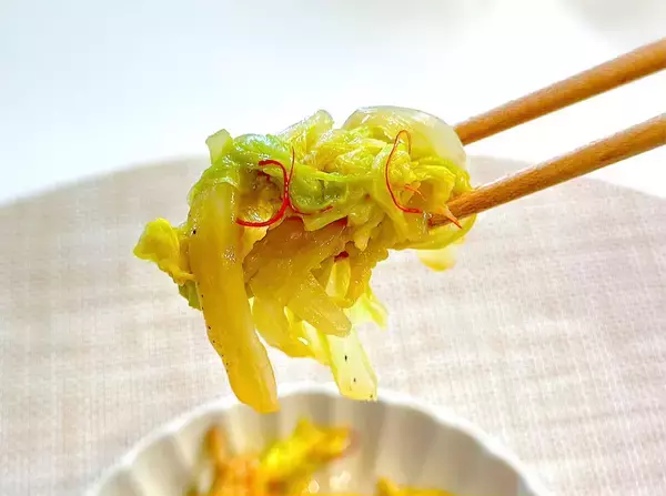 「【白菜×鶏手羽】短時間でトロットロ♡「白菜と鶏手羽の煮物」作ってみた！ほぼ野菜の水分だけで煮るのが農家流♡」の画像