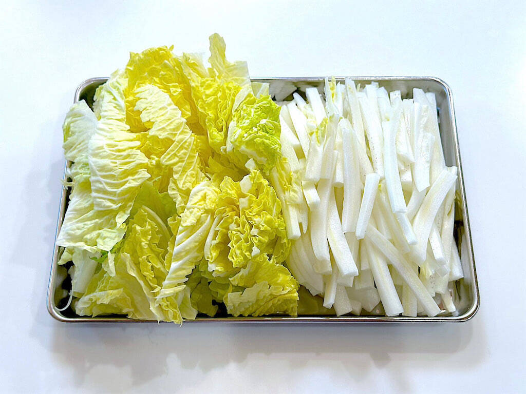 【白菜×鶏手羽】短時間でトロットロ♡「白菜と鶏手羽の煮物」作ってみた！ほぼ野菜の水分だけで煮るのが農家流♡