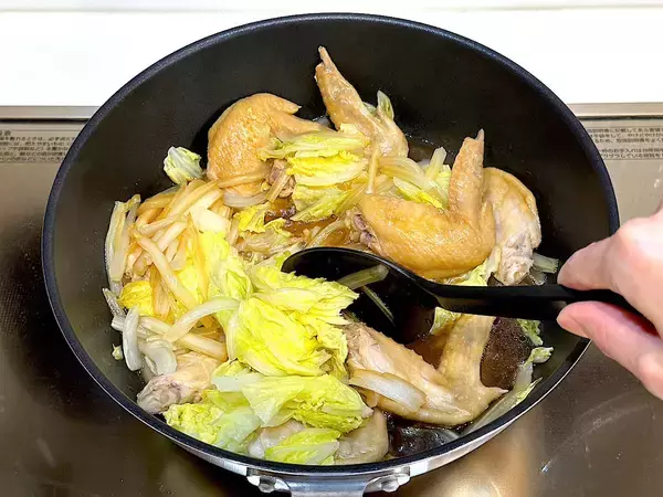 「【白菜×鶏手羽】短時間でトロットロ♡「白菜と鶏手羽の煮物」作ってみた！ほぼ野菜の水分だけで煮るのが農家流♡」の画像