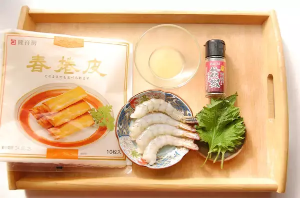 「【シェフ脇屋の簡単中華】エビの下味は溶かしバターと花椒で和える♪「海老の香り春巻き」がウマ過ぎた」の画像