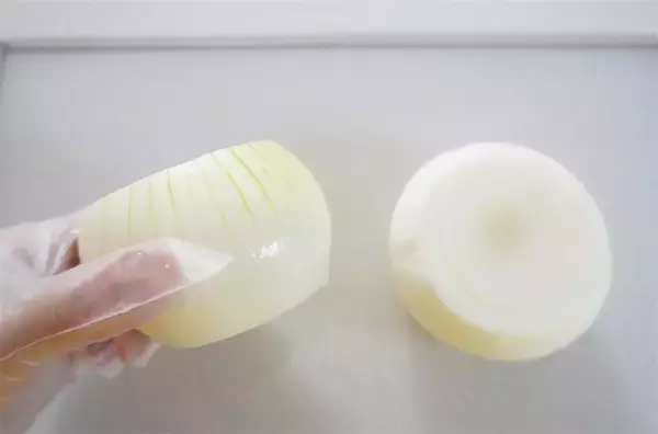 「【春限定レシピ】超トロ甘♡「新玉ねぎの肉詰めあんかけ」作ってみた！中からジューシーお肉が…♪【農家直伝】」の画像