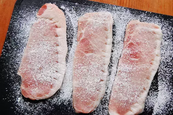 「【豚しょうが焼きも「つゆだく」で】おろし玉ねぎと出汁で旨味ダクダク♪極上定食作ってみた！もう飲めるぞ!!」の画像