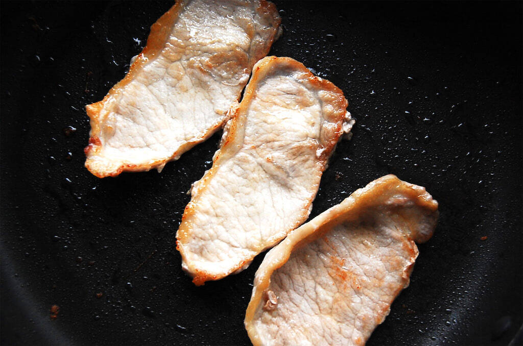 【豚しょうが焼きも「つゆだく」で】おろし玉ねぎと出汁で旨味ダクダク♪極上定食作ってみた！もう飲めるぞ!!