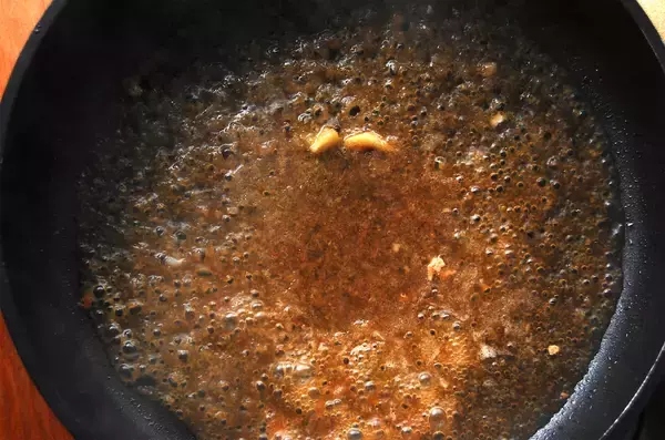 「【豚しょうが焼きも「つゆだく」で】おろし玉ねぎと出汁で旨味ダクダク♪極上定食作ってみた！もう飲めるぞ!!」の画像