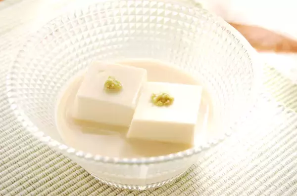 「【二日酔いの朝に沁みる豆腐】管理栄養士おすすめ「冷奴」爆速アレンジ2品作ってみた！豆腐に豆乳かけるの!?」の画像