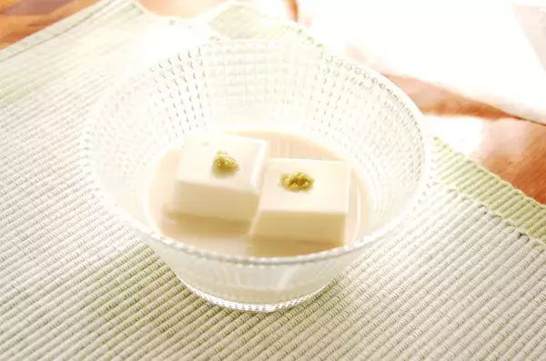 「【二日酔いの朝に沁みる豆腐】管理栄養士おすすめ「冷奴」爆速アレンジ2品作ってみた！豆腐に豆乳かけるの!?」の画像