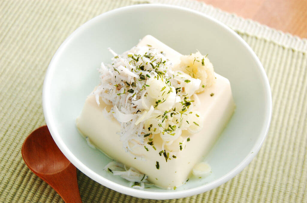 【二日酔いの朝に沁みる豆腐】管理栄養士おすすめ「冷奴」爆速アレンジ2品作ってみた！豆腐に豆乳かけるの!?