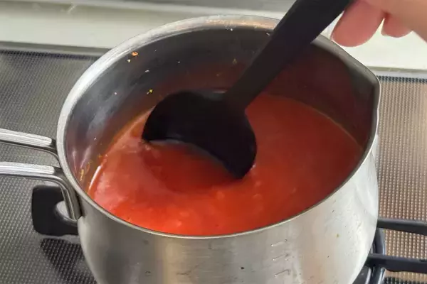 「【缶ジュースで簡単】「トマトとお野菜の濃厚スープ」作ろう！人参の甘みが隠し味！生姜ピリリで温まる～」の画像