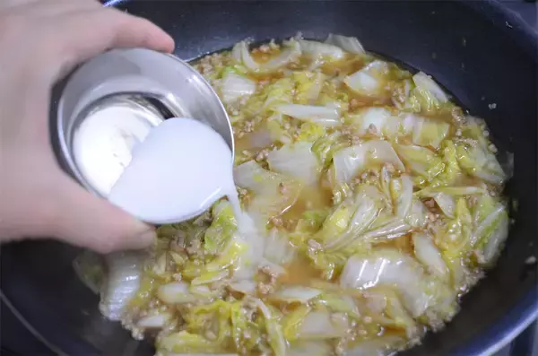 「【中華じゃないマーボー!?】和風だしで味をキメる「白菜マーボー」作ってみた！あったかトロンでホっとする♡」の画像