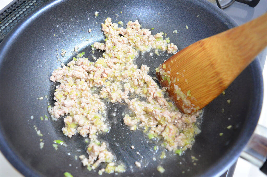 【中華じゃないマーボー!?】和風だしで味をキメる「白菜マーボー」作ってみた！あったかトロンでホっとする♡