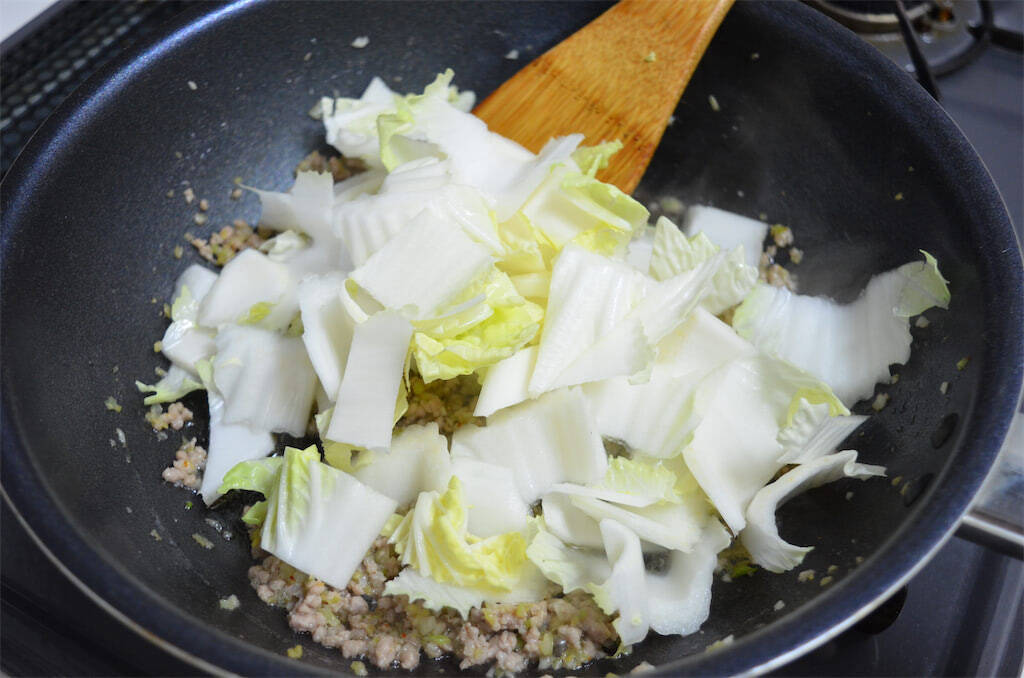 【中華じゃないマーボー!?】和風だしで味をキメる「白菜マーボー」作ってみた！あったかトロンでホっとする♡