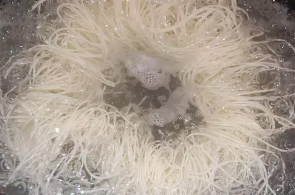 「【そうめん専門店直伝】めんつゆ×みかんジュースって…合う!?「爽やかみかんそうめん」のお味やいかに？」の画像