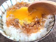 【リュウジの再現レシピ】某有名店の【朝しか出さない卵かけご飯】に挑戦！飴色玉ねぎ、バター、卵黄♡