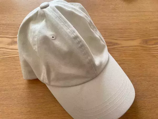 「【セリアで汗ジミ対策】帽子の額部分に貼る♪「おでこ吸汗パッド」が汗やファンデ汚れをキャッチ！シャツ襟も」の画像