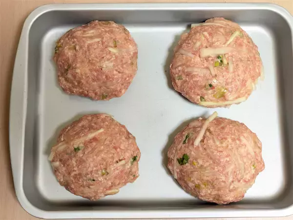 「【ヘルシー＆ボリューミー】大胆に「刻み大根」を入れるハンバーグ作ってみた！ポン酢でさっぱり♪【農家直伝】」の画像