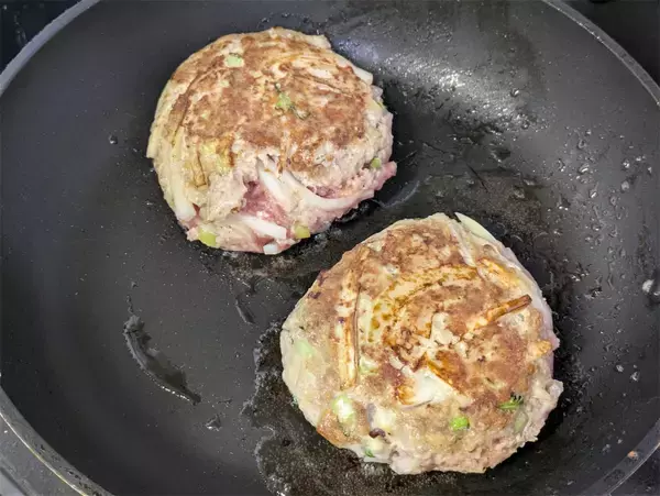 「【ヘルシー＆ボリューミー】大胆に「刻み大根」を入れるハンバーグ作ってみた！ポン酢でさっぱり♪【農家直伝】」の画像