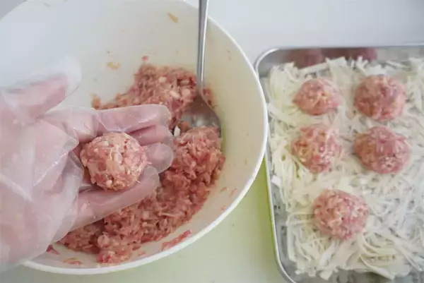 「【包まないシュウマイ!?】なんと「皮を細切りにして絡める」が正解！えのきでジューシー旨味爆弾♪【農家直伝】」の画像
