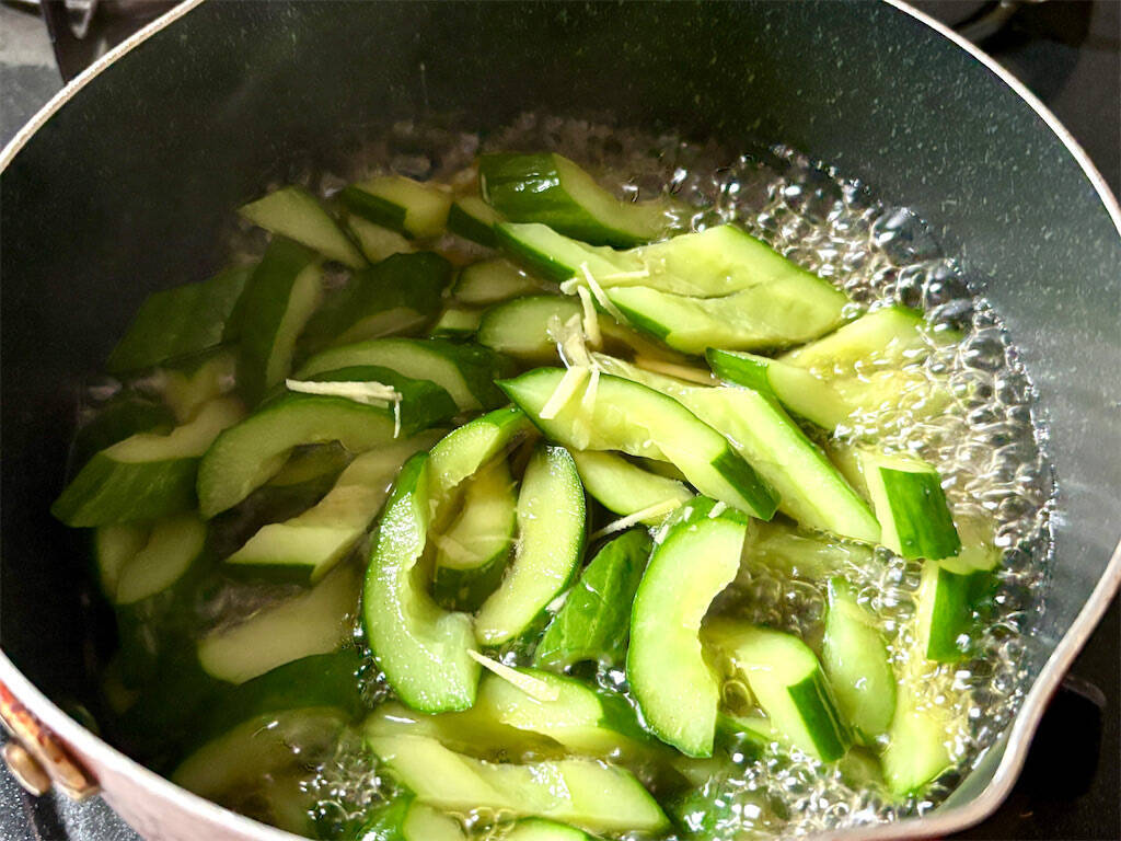 【半世紀前のレシピ再現】昭和の「きゅうりのあんかけ」が意外すぎるウマさ！トロッと食感が、え、新しい!?