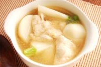 【弱ったおなかに】コンソメで10分煮るだけ「鶏ささ身とカブのスープ煮」作ってみた！病み上がりに沁みる♡