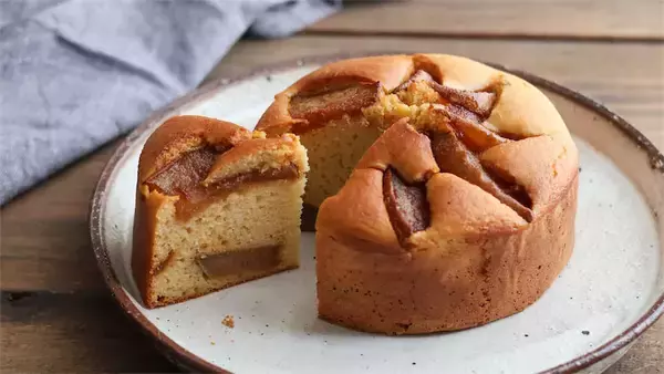 【和梨の果汁しみしみ】シャクっと食感「米粉と梨のキャラメリゼケーキ」は冷やしても◎【元パティシエ直伝】