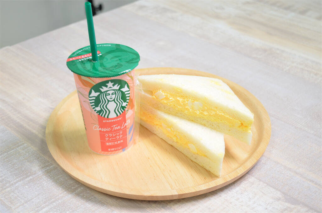【スタバ春の新作】チルドカップシリーズに「スイートミルクラテ」新登場！卵サンドに合うってホント!?