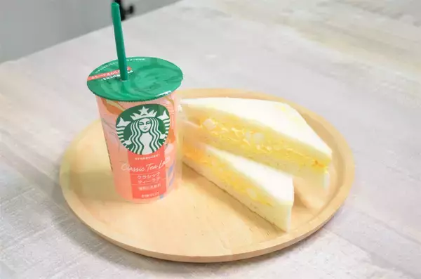 「【スタバ春の新作】チルドカップシリーズに「スイートミルクラテ」新登場！卵サンドに合うってホント!?」の画像
